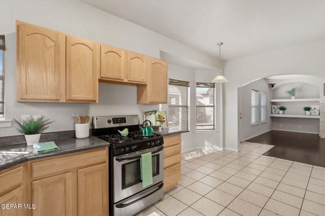 7387 CAMINO DEL SOL Drive, El Paso, TX 79911