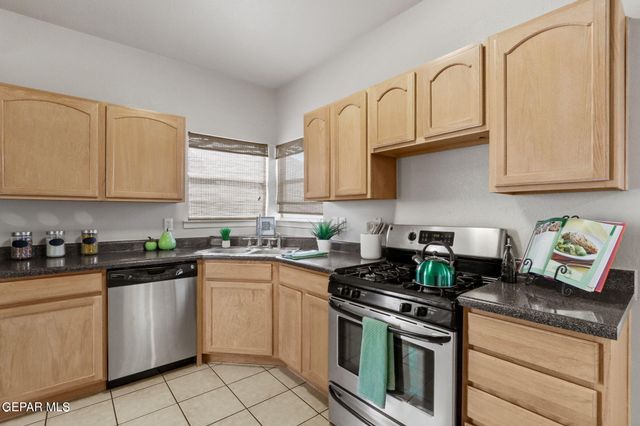 7387 CAMINO DEL SOL Drive, El Paso, TX 79911
