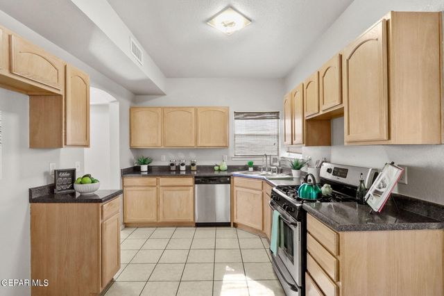 7387 CAMINO DEL SOL Drive, El Paso, TX 79911