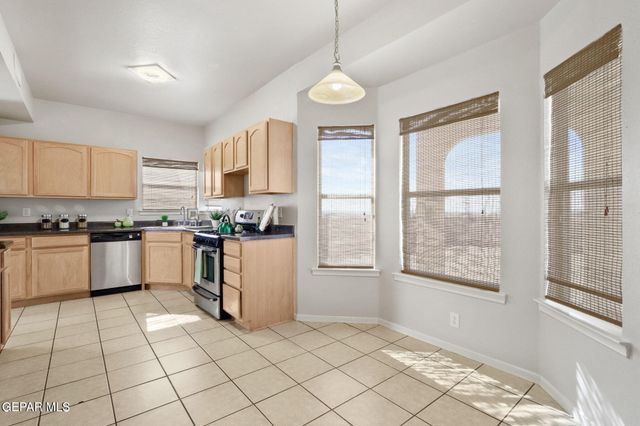 7387 CAMINO DEL SOL Drive, El Paso, TX 79911