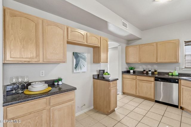 7387 CAMINO DEL SOL Drive, El Paso, TX 79911
