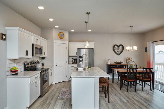 1917 Southbridge Drive, Adel, IA 50003