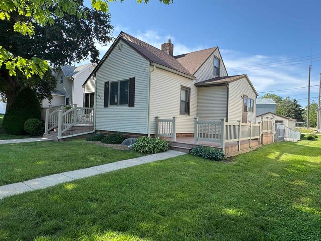 505 1st Avenue, Ackley, IA 50601