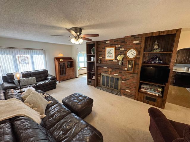 505 1st Avenue, Ackley, IA 50601