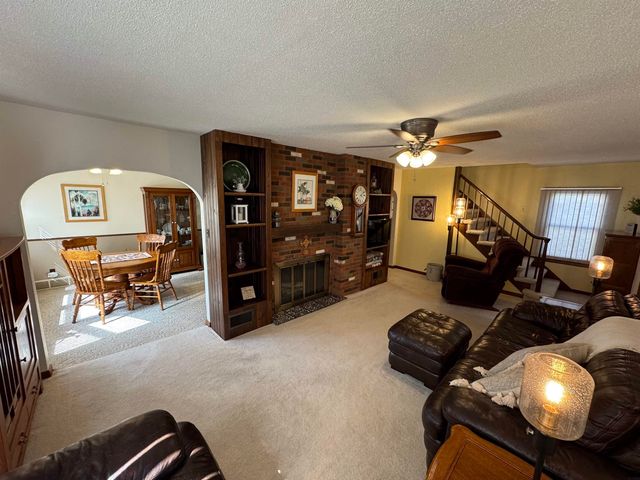 505 1st Avenue, Ackley, IA 50601