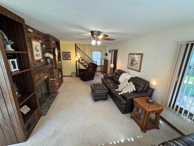 505 1st Avenue, Ackley, IA 50601
