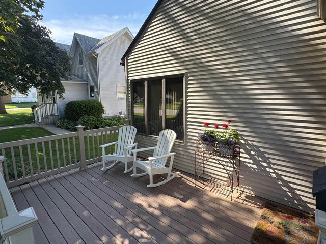 505 1st Avenue, Ackley, IA 50601