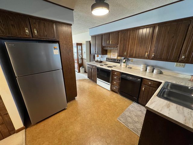 505 1st Avenue, Ackley, IA 50601