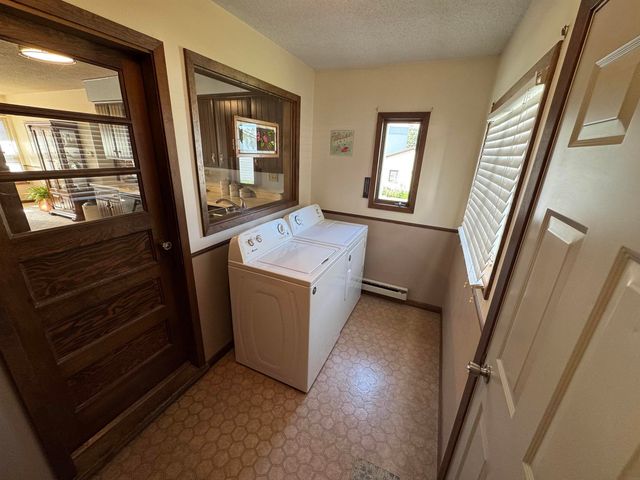 505 1st Avenue, Ackley, IA 50601