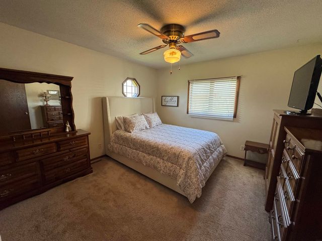 505 1st Avenue, Ackley, IA 50601