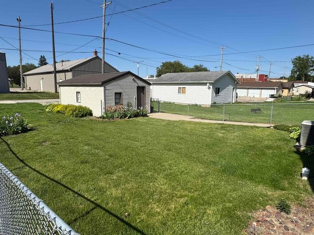 505 1st Avenue, Ackley, IA 50601