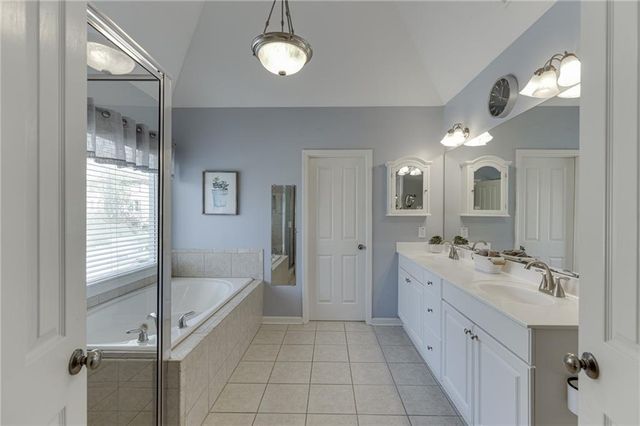 277 Lostwood Trail, Sugar Hill, GA 30518