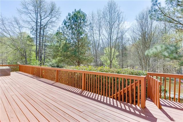 277 Lostwood Trail, Sugar Hill, GA 30518