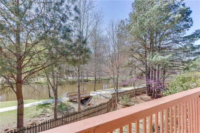 277 Lostwood Trail, Sugar Hill, GA 30518