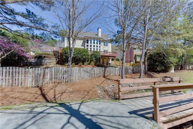 277 Lostwood Trail, Sugar Hill, GA 30518