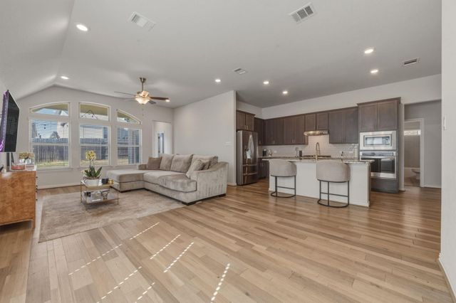 918 Leadtree LOOP, Buda, TX 78610