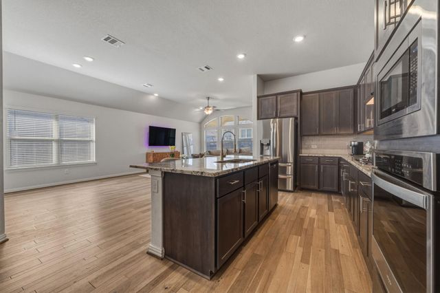 918 Leadtree LOOP, Buda, TX 78610