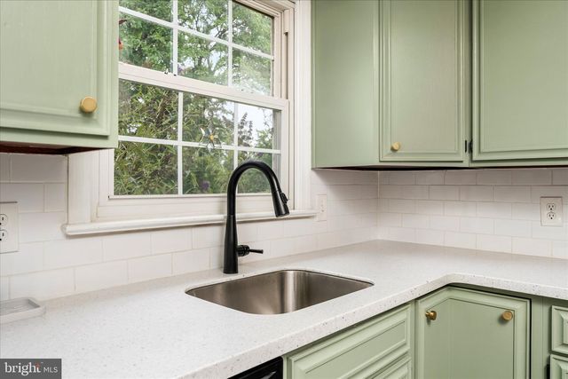 66 KENWOOD TER, Hamilton, NJ 08610