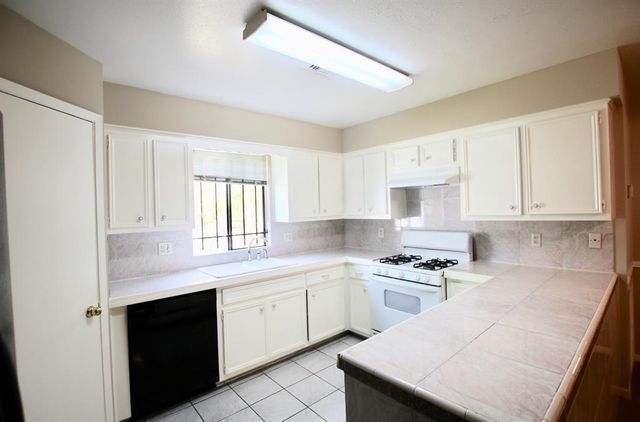 7862 Split Oak Drive, Houston, TX 77040