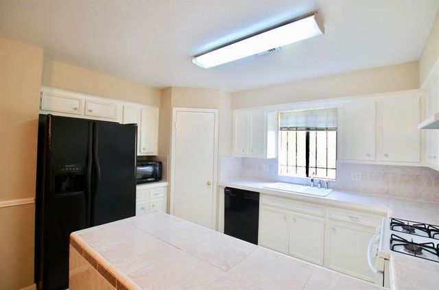 7862 Split Oak Drive, Houston, TX 77040