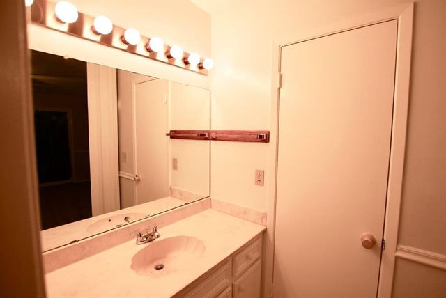 7862 Split Oak Drive, Houston, TX 77040