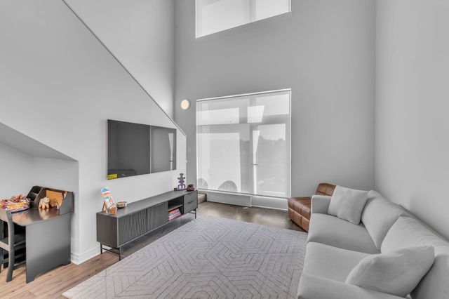 1101 18th Ave S Apt 610, Nashville, TN 37212