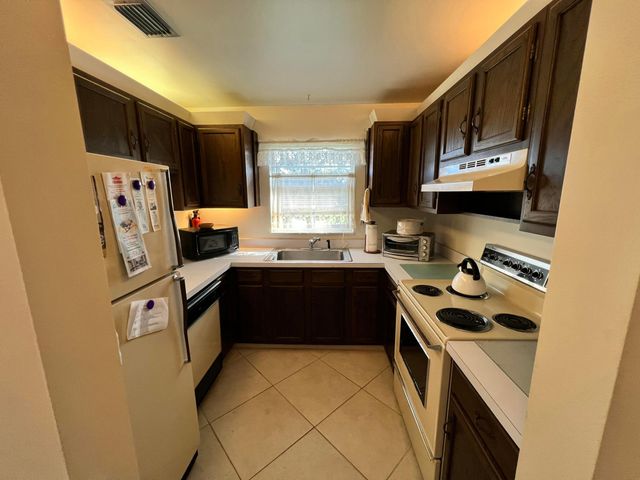 62 Woodland Drive 201, Vero Beach, FL 32962