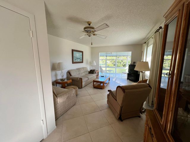 62 Woodland Drive 201, Vero Beach, FL 32962