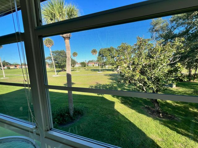 62 Woodland Drive 201, Vero Beach, FL 32962