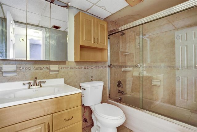 2801 Somerset Drive 101, Lauderdale Lakes, FL 33311