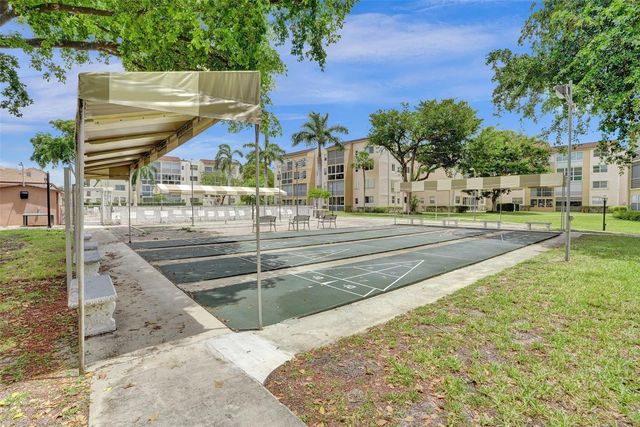 2801 Somerset Drive 101, Lauderdale Lakes, FL 33311