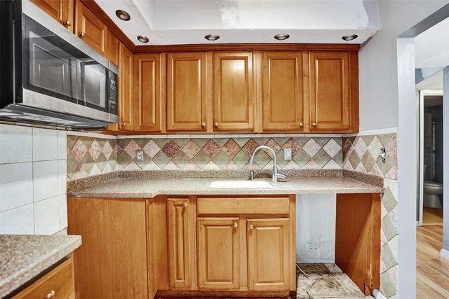 2801 Somerset Drive 101, Lauderdale Lakes, FL 33311