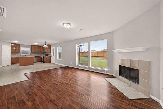 2422 Hawthorne Brook Lane, Fresno, TX 77545