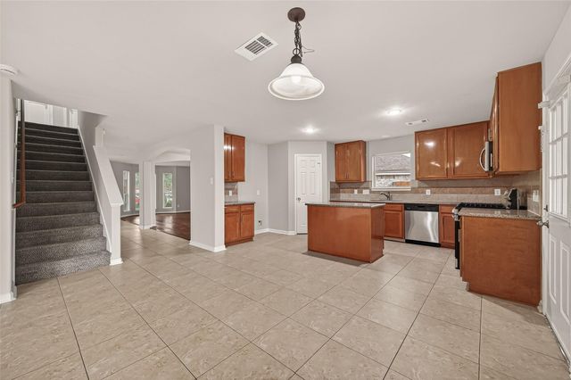 2422 Hawthorne Brook Lane, Fresno, TX 77545