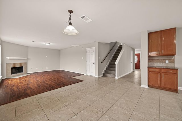 2422 Hawthorne Brook Lane, Fresno, TX 77545