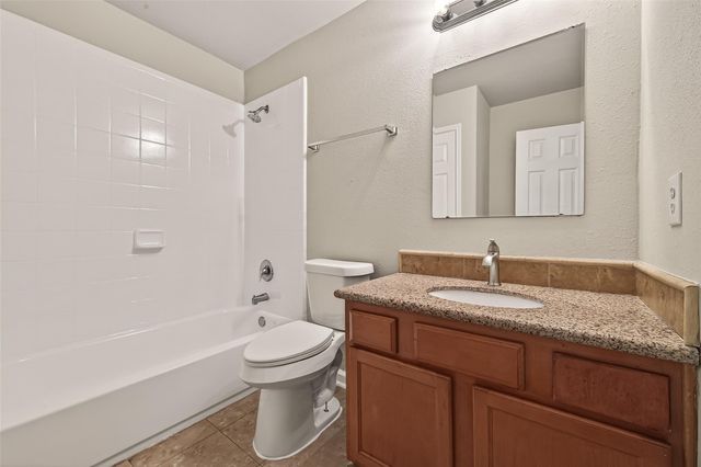 2422 Hawthorne Brook Lane, Fresno, TX 77545