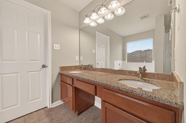 2422 Hawthorne Brook Lane, Fresno, TX 77545