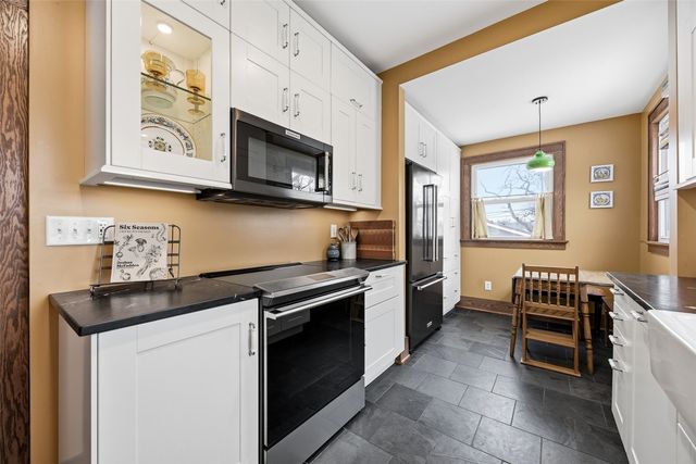 2416 B Avenue NE, Cedar Rapids, IA 52402