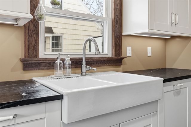 2416 B Avenue NE, Cedar Rapids, IA 52402