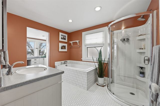 2416 B Avenue NE, Cedar Rapids, IA 52402