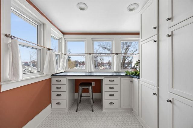 2416 B Avenue NE, Cedar Rapids, IA 52402