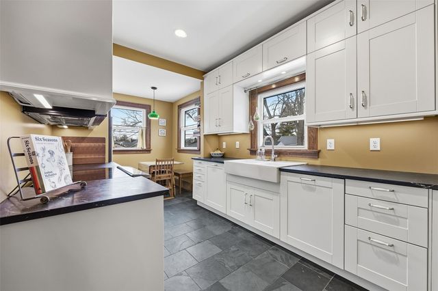 2416 B Avenue NE, Cedar Rapids, IA 52402