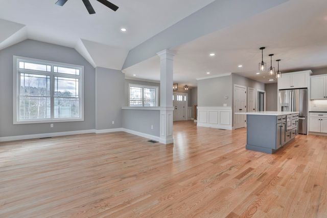 42 Ridgeview Lane, New Boston, NH 03070