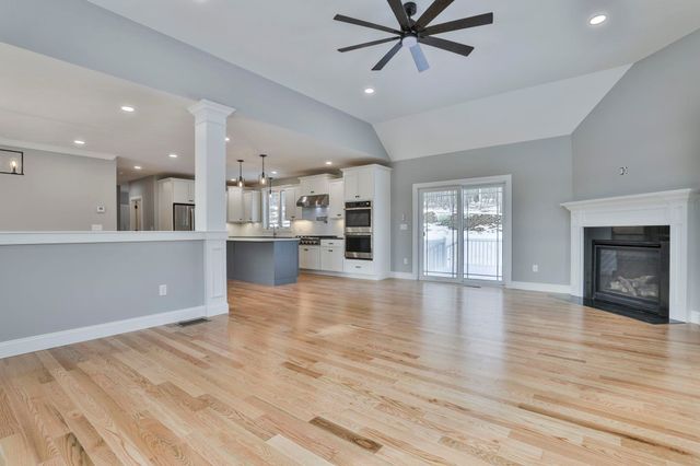 42 Ridgeview Lane, New Boston, NH 03070