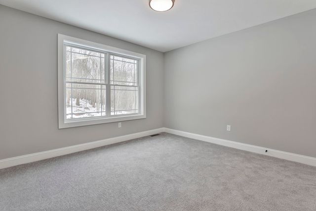 42 Ridgeview Lane, New Boston, NH 03070