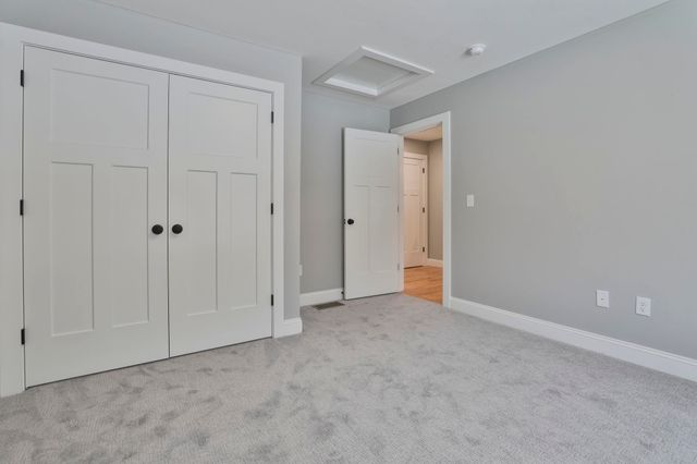 42 Ridgeview Lane, New Boston, NH 03070