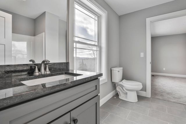 42 Ridgeview Lane, New Boston, NH 03070