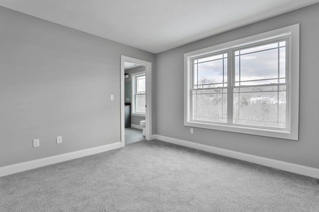 42 Ridgeview Lane, New Boston, NH 03070