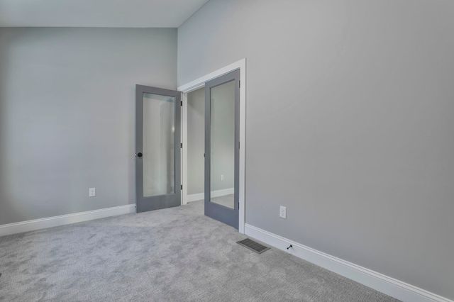 42 Ridgeview Lane, New Boston, NH 03070