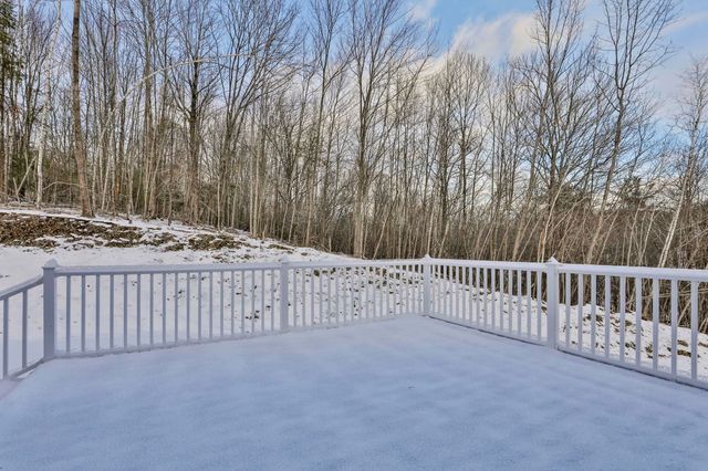 42 Ridgeview Lane, New Boston, NH 03070